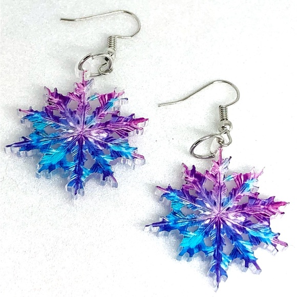 Christmas Winter Snowflake Blue Purple Gradient Detailed Acrylic Earrings NWT - Picture 2 of 4